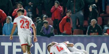 Estudiantes se llevó un empate sobre la hora ante Colón y clasificó a cuartos de final.