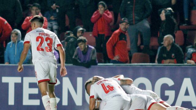 Estudiantes se llevó un empate sobre la hora ante Colón y clasificó a cuartos de final.