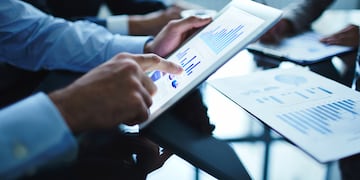 Cursos virtuales para aprender de marketing en Córdoba (Freepik/Ilustrativa).