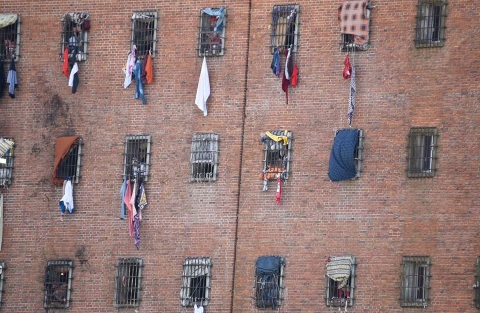 Uruguay: desde la cárcel se hizo pasar por un fiscal y logró que detuvieran a su expareja