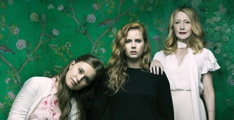 La miniserie recomendada se llama Sharp objects .