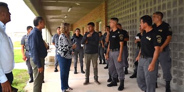 La coordinadora general del Ministerio de Seguridad, Cecilia Barbesini, junto a técnicos de esa cartera y agentes penitenciarios, recorrieron las instalaciones del Complejo Penitenciario N° 8 construido en Chalicán.