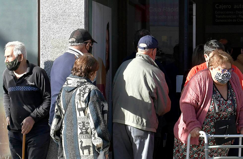 Charla para adultos mayores sobre cómo jubilarse y cuáles son sus derechos