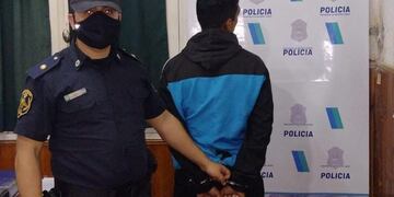 Secuestran armas y plantas de cannabis en un allanamiento por hurto en Tres Arroyos