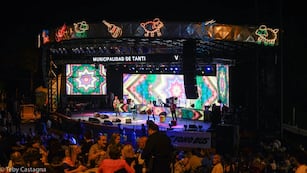 Gran peña en Tanti para homenajear a las madres en su día