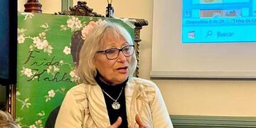 Exitosa charla de Ana Conti sobre Frida Khalo en la Sociedad Francesa de Tres Arroyos