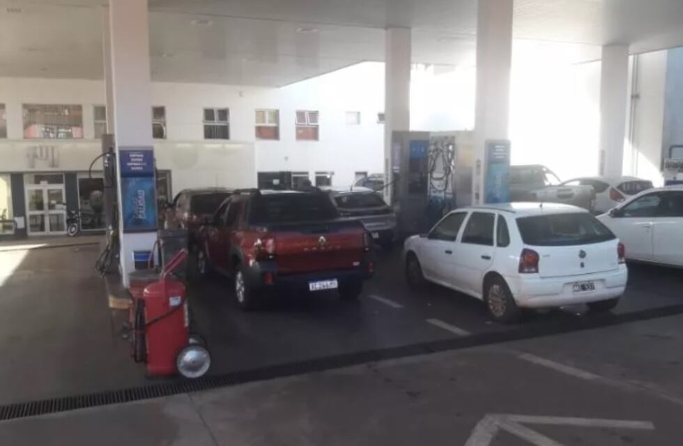 Se agudiza la situación del faltante de combustible en Eldorado