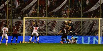 Turbina Araujo se acomoda a Primera y viene de convertir ante el Lobo platense\u002E