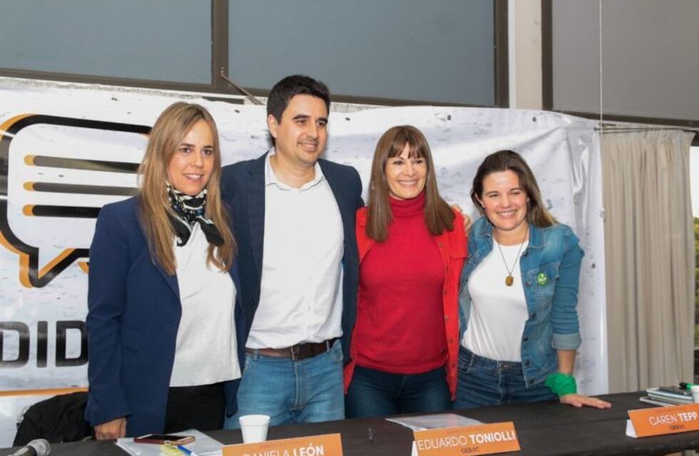 León criticó el pasado periodístico de Rueda y la ex conductora la trató de "machirula"