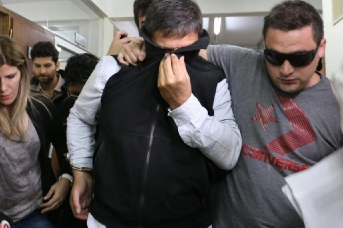 Carlos Martínez trabajaba en dos centros médicos: uno privado, el otro público\u002E