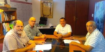 Intendente Sergio Favot, Secretario de Gobierno Guillermo Friedrich, Presidente\u002E Centro Vecinal Bº Oeste, Marcos Martínez y tesorero Centro Vecinal, Miguel Ramírez\u002E