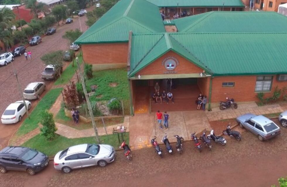 La E.P.E.T N°3 de Oberá entregó elementos de protección para el personal de salud del Hospital