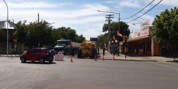 Obra de asfalto en Sarmiento y Balloffet