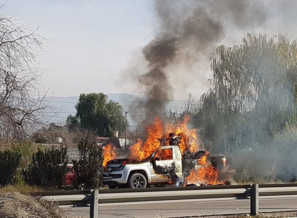 CAmioneta incendiada
