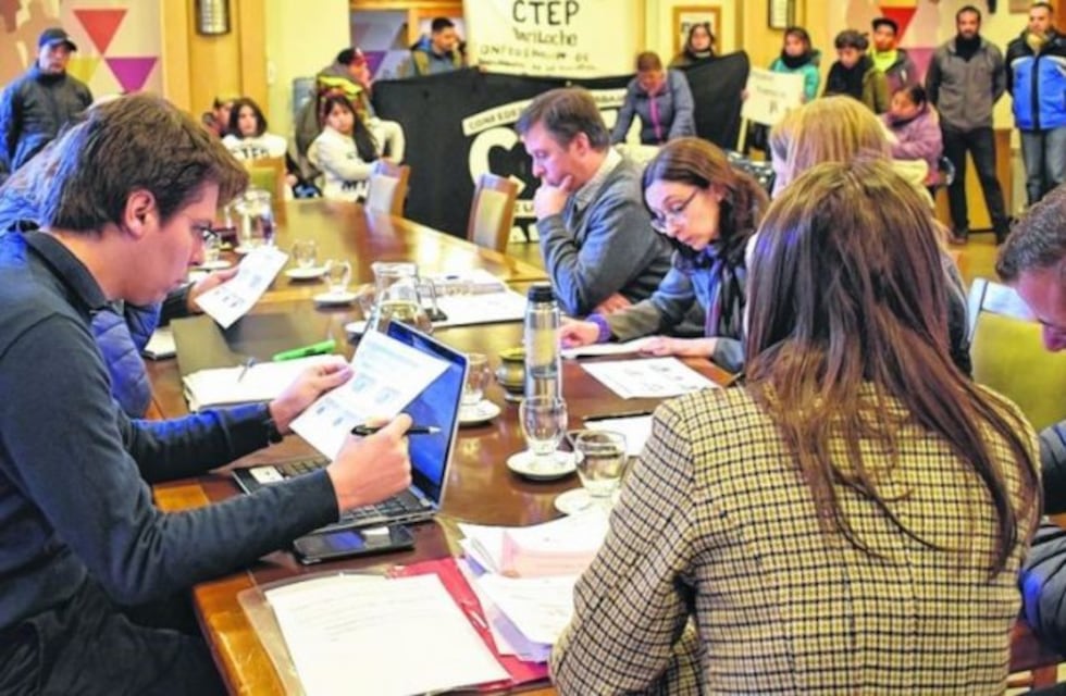 Concejales del oficialismo de Bariloche decidieron no votar la emergencia alimentaria