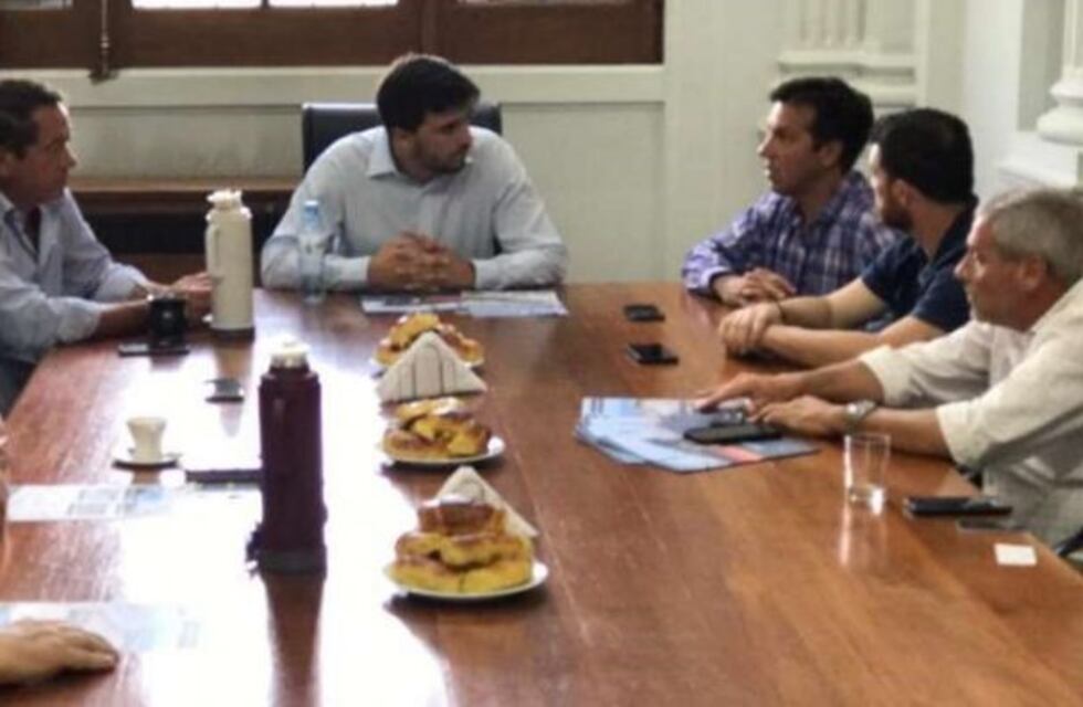Arturo Rojas presento una comitiva y visitó al Intendente de Olavarría
