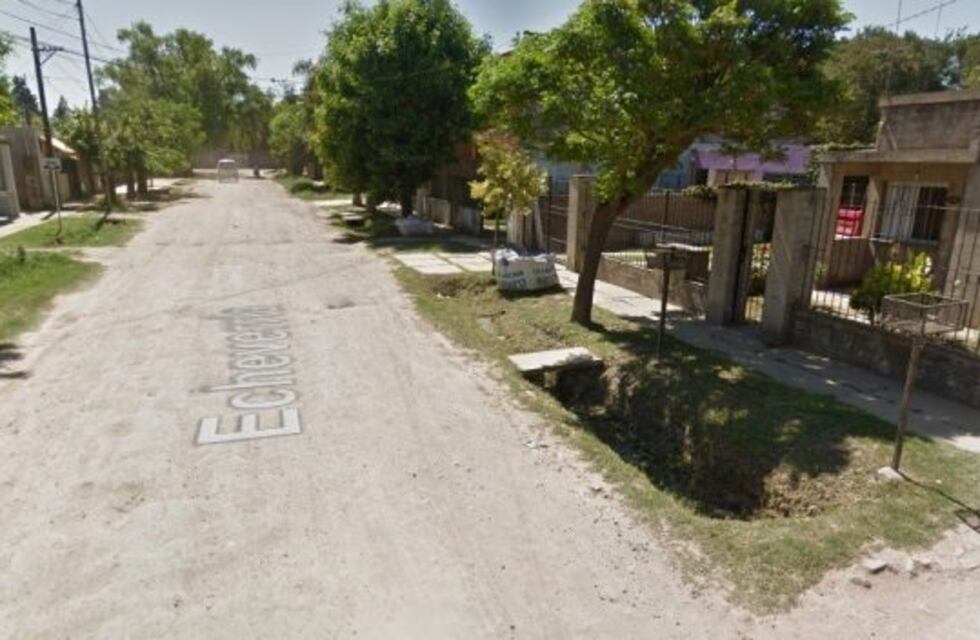 En medio de una discusión familiar, amenazó a su madre con una púa en el cuello