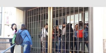 Los alumnos tomaron la sede del Rectorado de la UNSJ\u002E