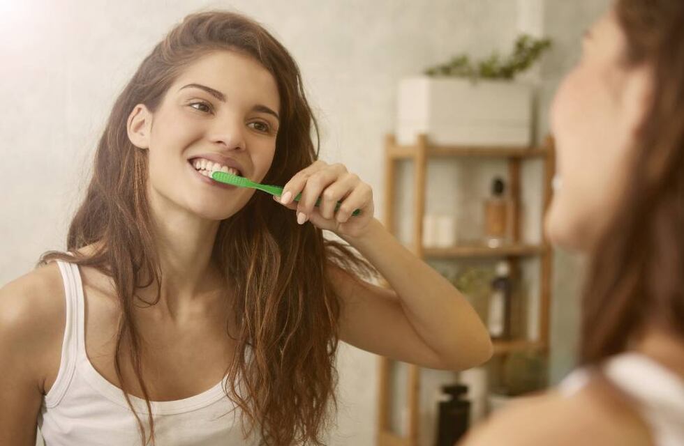 Dentista maipucina brinda consejos para tener en cuenta a la hora de comprar un cepillo de dientes