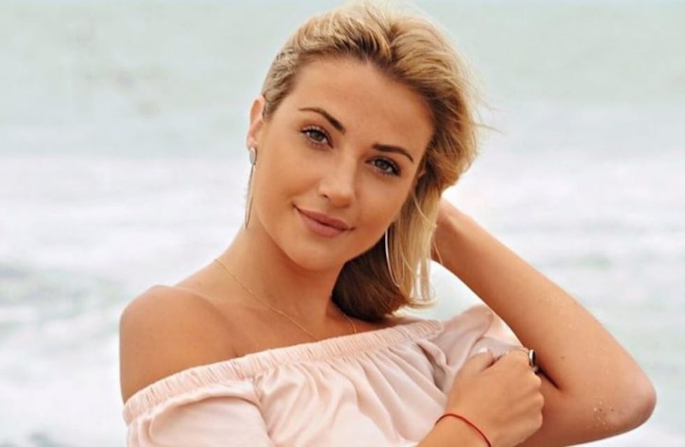 En crop top y colaless, Bianca Iovenitti burló la censura en Instagram al posar de espaldas a la cámara y adelantó su contenido para Divasplay