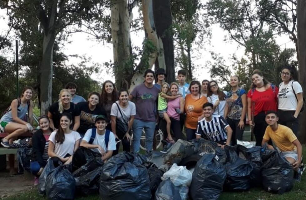 El desafío "Trashtag Challenge" llegó a Arroyito