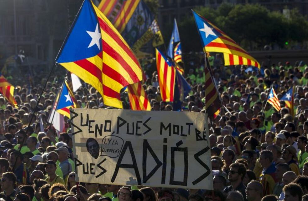 Barcelona: Una multitud en las calles respaldó el referéndum de secesión de Cataluña
