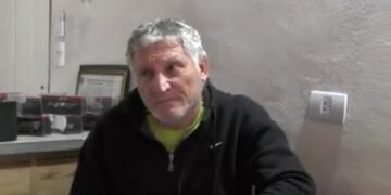 Julio Carballo en una entrevista televisiva de Capilla del Monte\u002E (Foto: captura de pantalla video)\u002E