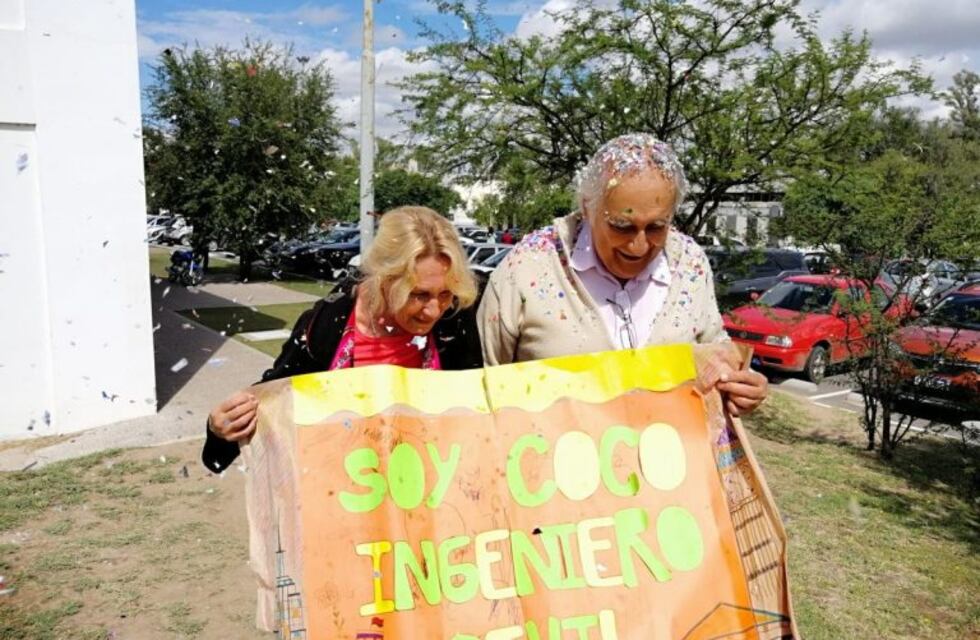 El ejemplo de vida de "Coco": a los 71 años, se recibió de ingeniero civil