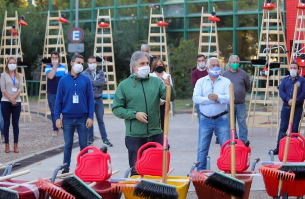 Entregaron herramientas y materiales para enfrentar el dengue en diferentes CPC