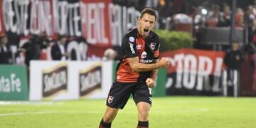 Festejo de Maxi Rodríguez en el triunfo de Newell's ante Colón (@CANOBoficial)