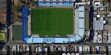 El nuevo Gigante y un viejo ídolo\u002E Tito Cuellar para la tribuna\u002E