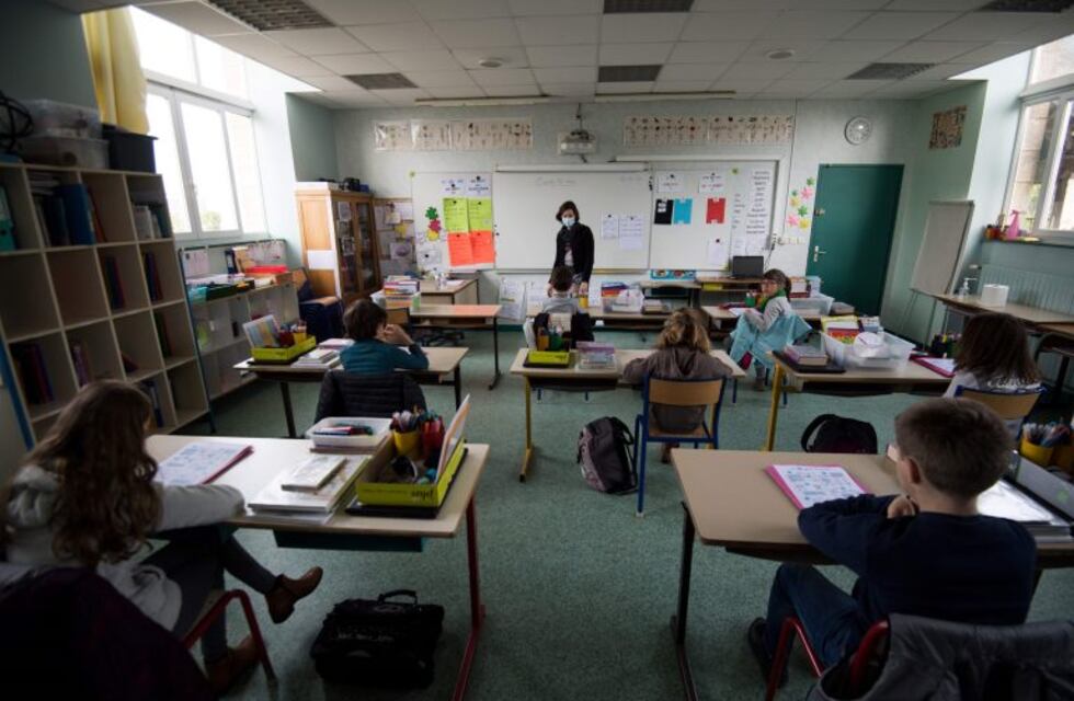Coronavirus en Francia: los chicos volvieron a la escuela y las imágenes son desoladoras