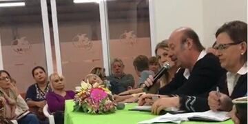 El rector Parmetler de la UNaF aseguró que utilizará la universidad para la campaña de Insfrán