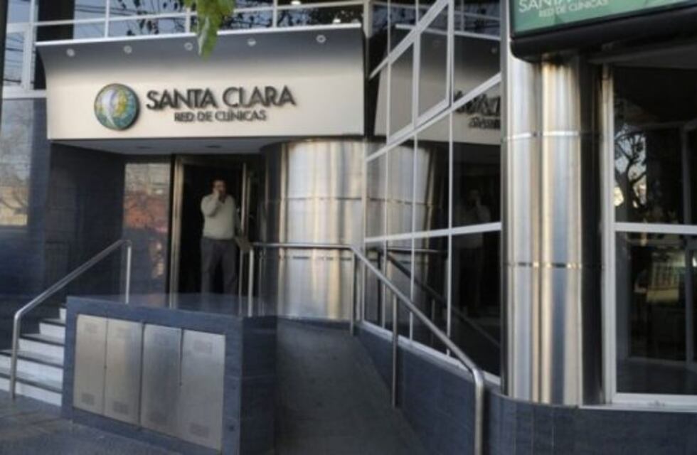 Entre lágrimas y aplausos despidieron a la enfermera que falleció por COVID-19