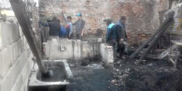 Es de San Luis y su gomería se prendió fuego\u002E