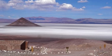 Cono de Arita en Tolar Grande y el Salar de Pocitos (WEB)