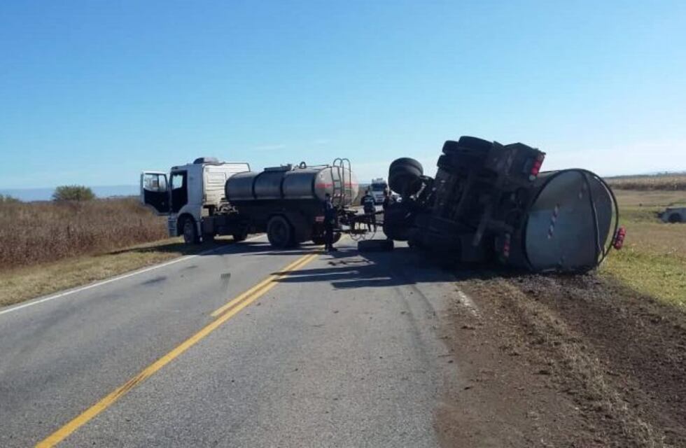 Despeñaderos: volcó un camión de gran porte