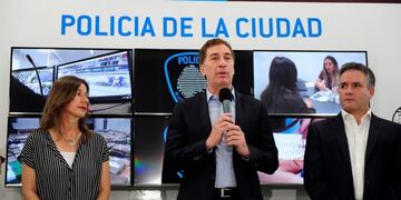 Diego Santilli, vicejefe de Gobierno porteño, durante la conferencia de prensa para brindar detalles del crimen del turista inglés en Puerto Madero\u002E (Clarín)