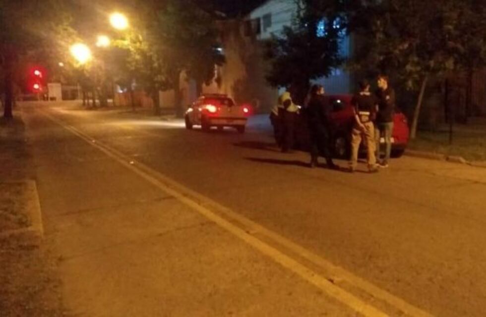 Desbaratan una reunión social, control por doble protección en bares y alcoholemias positivas