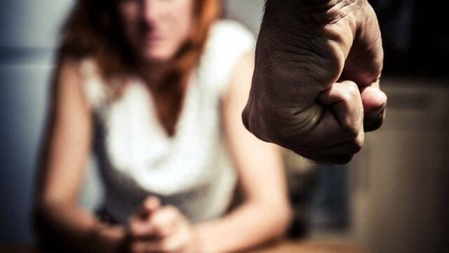 Ebrio, hizo un escándalo en una fiesta de 15 y hasta le pegó a su cuñada. Imagen ilustrativa.