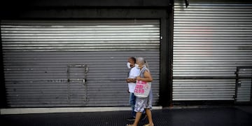 Evalúan la apertura de locales barriales de ropa y calzado en la Ciudad\u002E (AP)