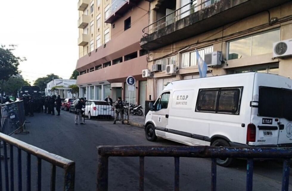 Custodia policial en el TOP N° 2 en la audiencia por el caso de menores abusados