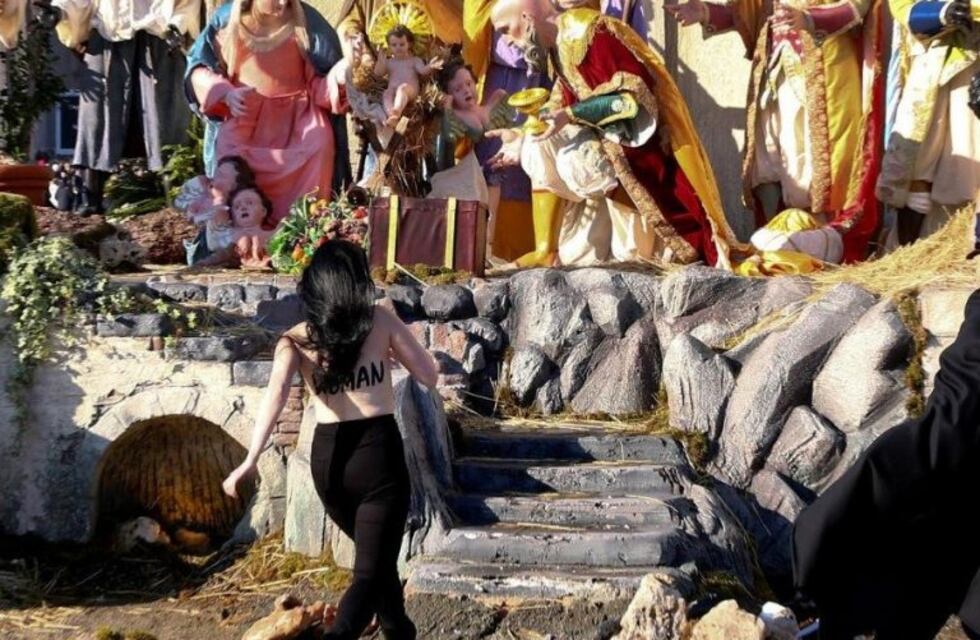 Activista feminista intentó robar el Niño Jesús en el Vaticano