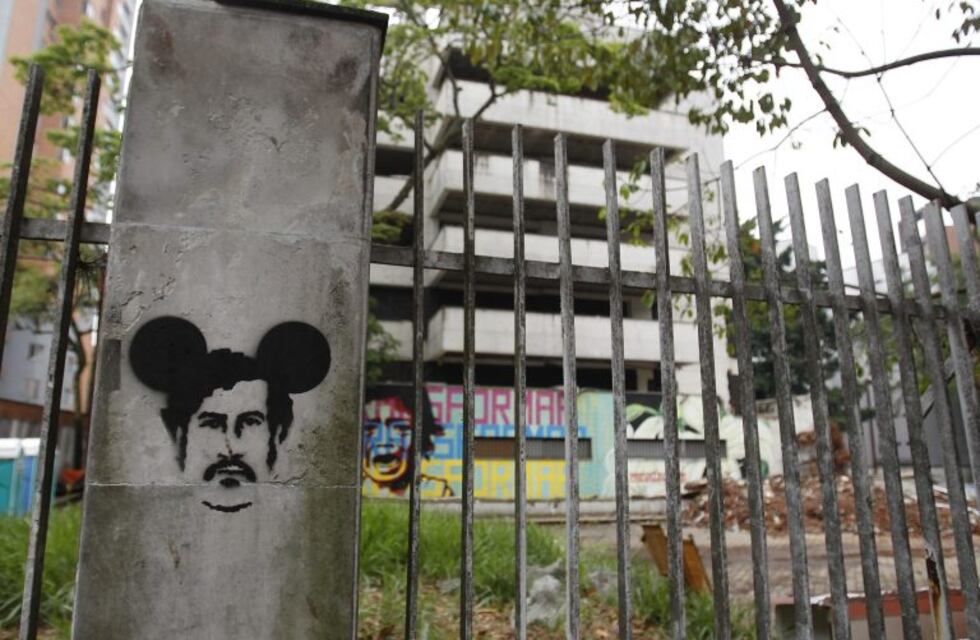 Video: demolieron el edificio en el que vivió Pablo Escobar