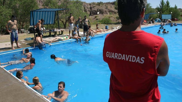 Curso gratuito de guardavidas organizado por la Municipalidad de Córdoba.