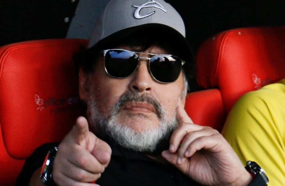 Diego Maradona llegó a la Argentina y aseguró: "Alberto Fernández será nuestro nuevo presidente"