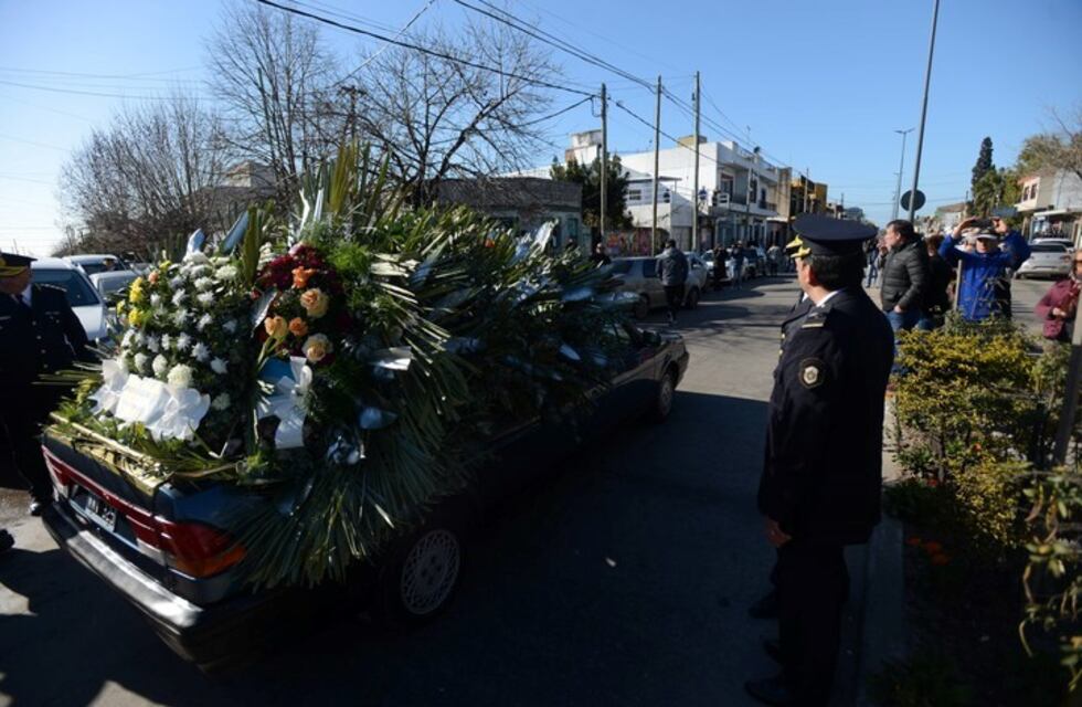 Despidieron con honores los restos de la policía Lourdes Espíndola