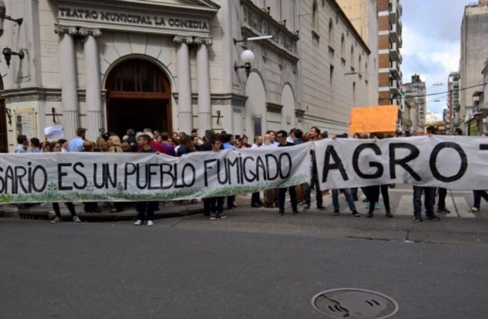 Escrache a los concejales que votaron para modificar la ordenanza contra el glifosato