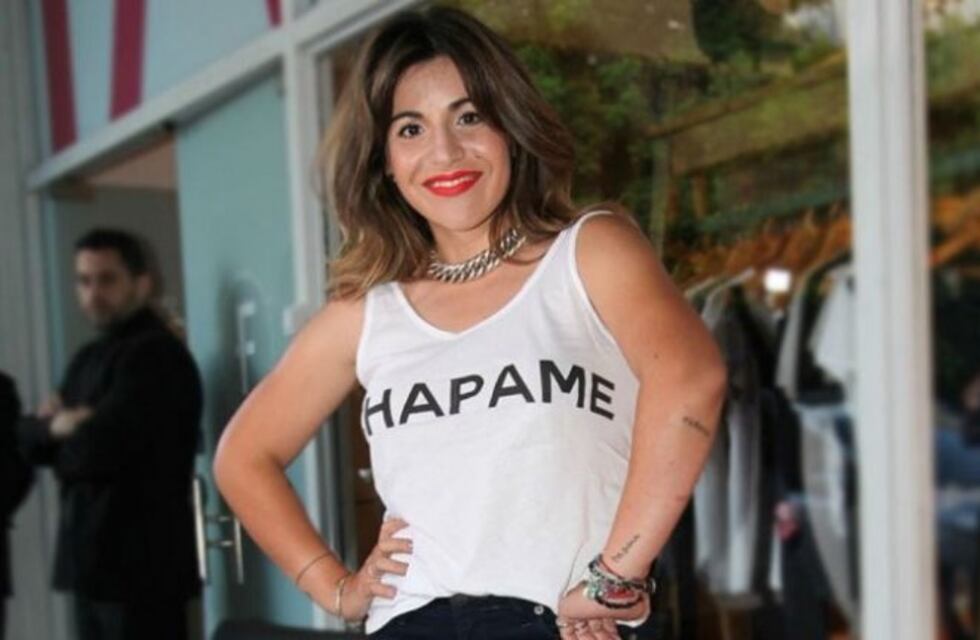 Gianinna Maradona se mostró en ropa interior acostada en la cama