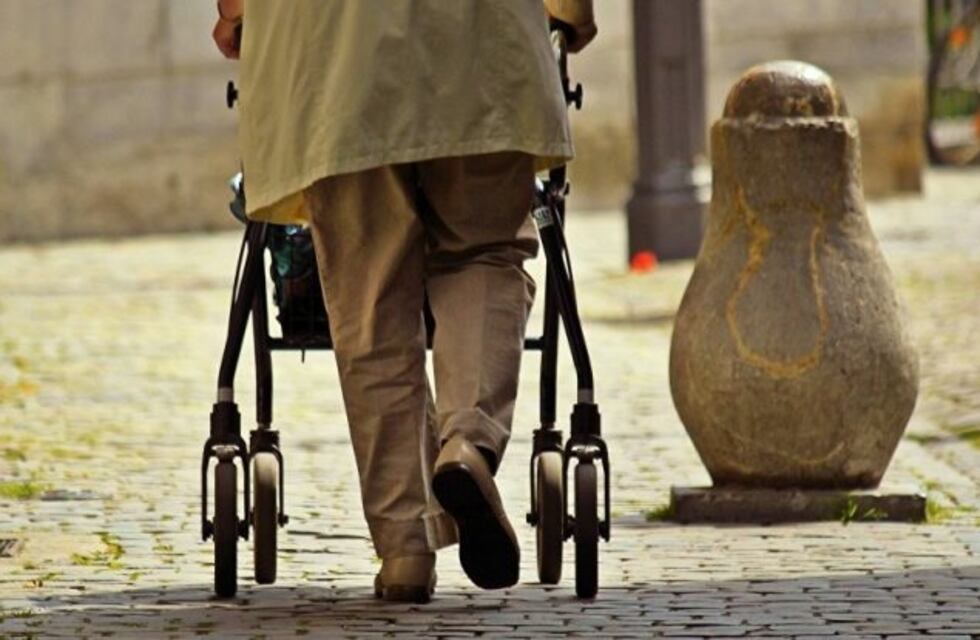 Golpearon a una pareja de jubilados para robarle 2 mil pesos en Santiago del Estero